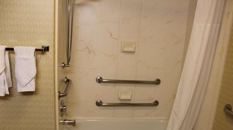 Hampton Inn McHenry Room
