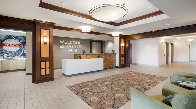 Hampton Inn McHenry Lobby