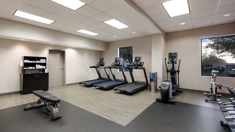 <b>Hampton Inn McHenry Health</b>. Images powered by <a href="https://iceportal.shijigroup.com/" title="IcePortal" target="_blank">IcePortal</a>.