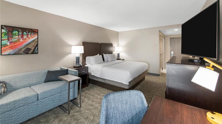<b>Hampton Inn Milledgeville Room</b>. Images powered by <a href="https://iceportal.shijigroup.com/" title="IcePortal" target="_blank">IcePortal</a>.