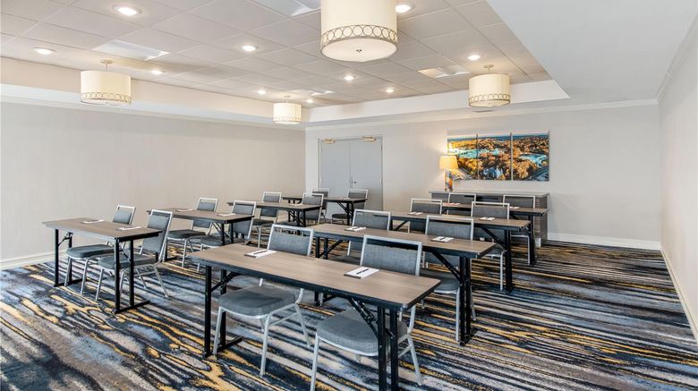 <b>Hampton Inn Milledgeville Meeting</b>. Images powered by <a href="https://iceportal.shijigroup.com/" title="IcePortal" target="_blank">IcePortal</a>.