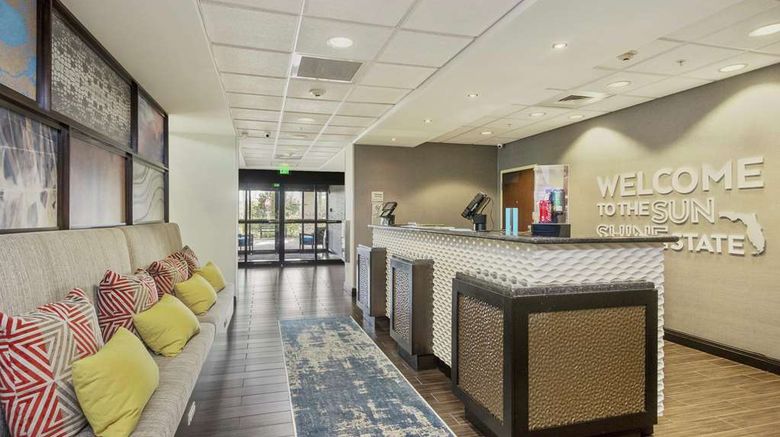 <b>Hampton Inn & Suites Orlando-Apopka Lobby</b>. Images powered by <a href="https://iceportal.shijigroup.com/" title="IcePortal" target="_blank">IcePortal</a>.