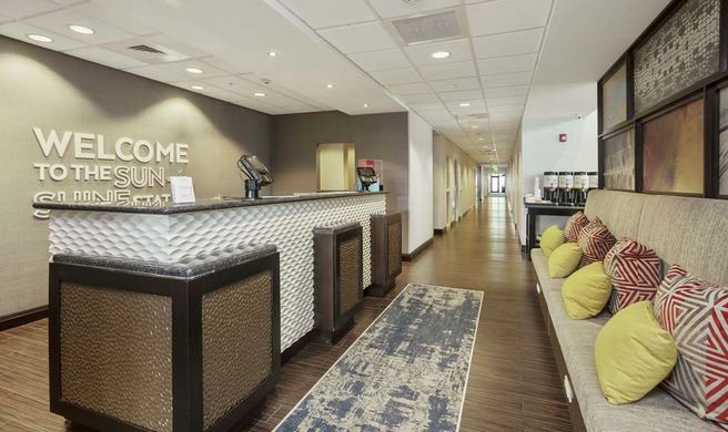 Hampton Inn & Suites Orlando-Apopka Lobby