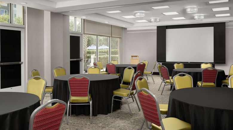 <b>Hampton Inn & Suites Orlando-N/Altamonte Meeting</b>. Images powered by <a href="https://iceportal.shijigroup.com/" title="IcePortal" target="_blank">IcePortal</a>.