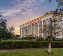 Hampton Inn Orlando-Intl Airport Exterior