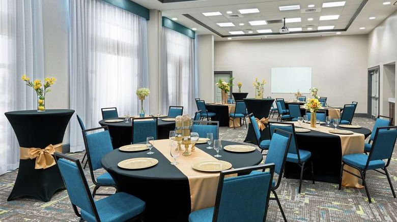 <b>Hampton Inn & Suites Orlando Airport Meeting</b>. Images powered by <a href="https://iceportal.shijigroup.com/" title="IcePortal" target="_blank">IcePortal</a>.