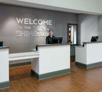 Hampton Inn & Suites Orlando Airport Lobby