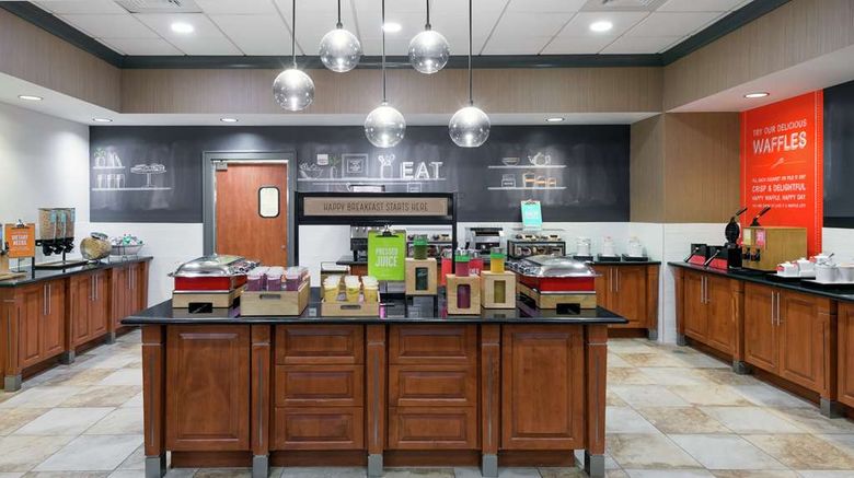 <b>Hampton Inn & Suites Orlando Airport Restaurant</b>. Images powered by <a href="https://iceportal.shijigroup.com/" title="IcePortal" target="_blank">IcePortal</a>.