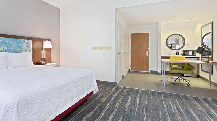 Hampton Inn & Suites Orlando Intl Dr N Room