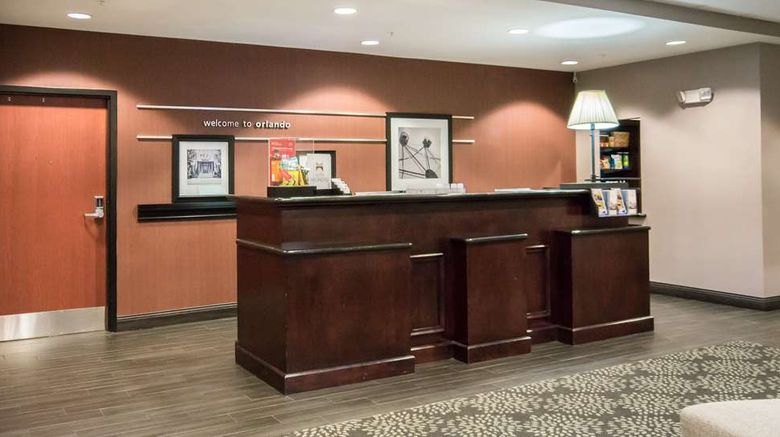 <b>Hampton Inn & Suites Orlando-John Young Lobby</b>. Images powered by <a href="https://iceportal.shijigroup.com/" title="IcePortal" target="_blank">IcePortal</a>.