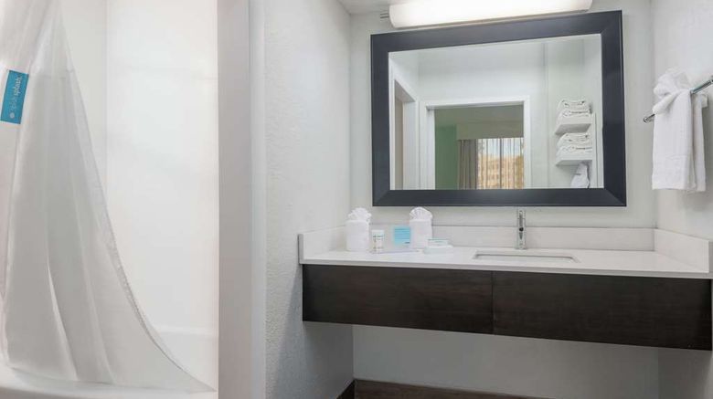 <b>Hampton Inn Orlando Near Universal Blvd Room</b>. Images powered by <a href="https://iceportal.shijigroup.com/" title="IcePortal" target="_blank">IcePortal</a>.