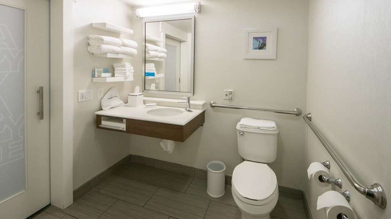 <b>Hampton Inn Lakeland Room</b>. Images powered by <a href="https://iceportal.shijigroup.com/" title="IcePortal" target="_blank">IcePortal</a>.