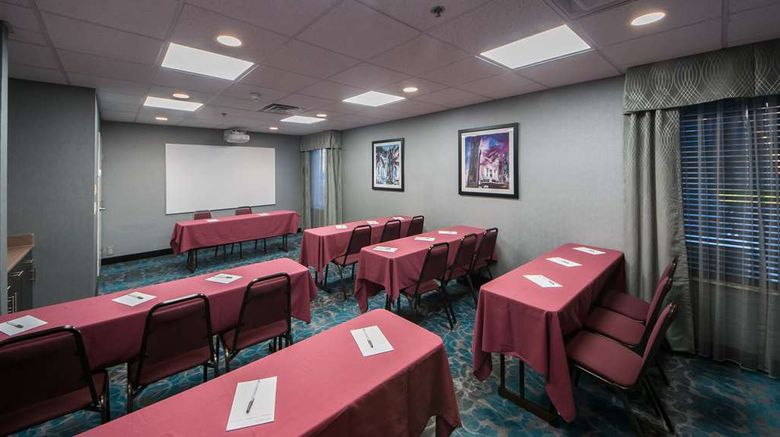 <b>Hampton Inn Lakeland Meeting</b>. Images powered by <a href="https://iceportal.shijigroup.com/" title="IcePortal" target="_blank">IcePortal</a>.