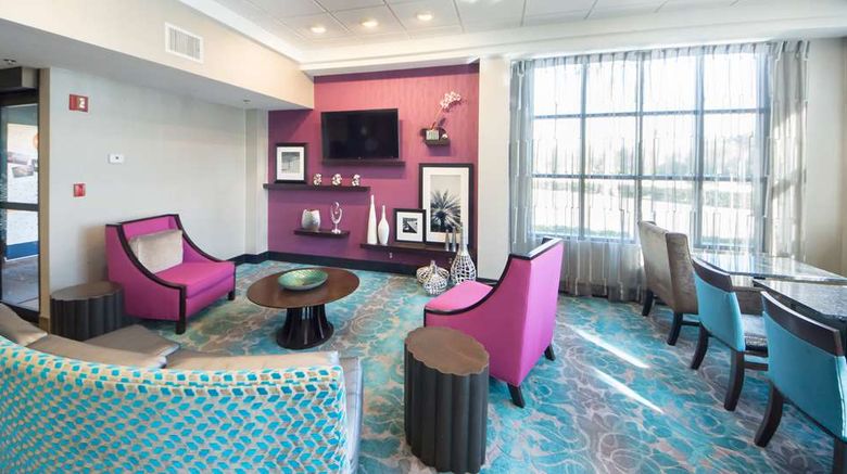 <b>Hampton Inn Lakeland Lobby</b>. Images powered by <a href="https://iceportal.shijigroup.com/" title="IcePortal" target="_blank">IcePortal</a>.