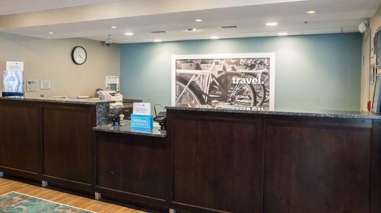 <b>Hampton Inn Lakeland Lobby</b>. Images powered by <a href="https://iceportal.shijigroup.com/" title="IcePortal" target="_blank">IcePortal</a>.