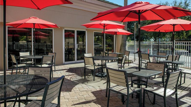 <b>Hampton Inn Orlando/Lake Buena Vista Exterior</b>. Images powered by <a href="https://iceportal.shijigroup.com/" title="IcePortal" target="_blank">IcePortal</a>.