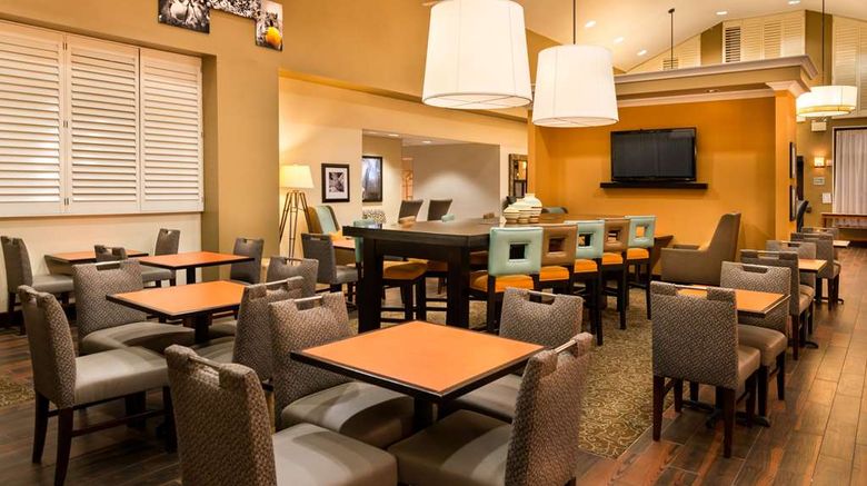 <b>Hampton Inn & Suites Orlando/E. UCF Area Lobby</b>. Images powered by <a href="https://iceportal.shijigroup.com/" title="IcePortal" target="_blank">IcePortal</a>.
