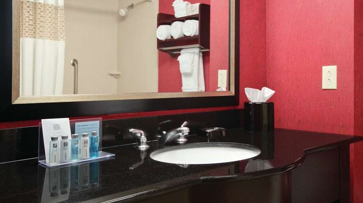 Hampton Inn & Suites Hotel Millington Room