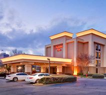 Hampton Inn Memphis-Poplar Exterior