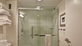 <b>Hampton Inn Memphis-Poplar Room</b>. Images powered by <a href="https://iceportal.shijigroup.com/" title="IcePortal" target="_blank">IcePortal</a>.
