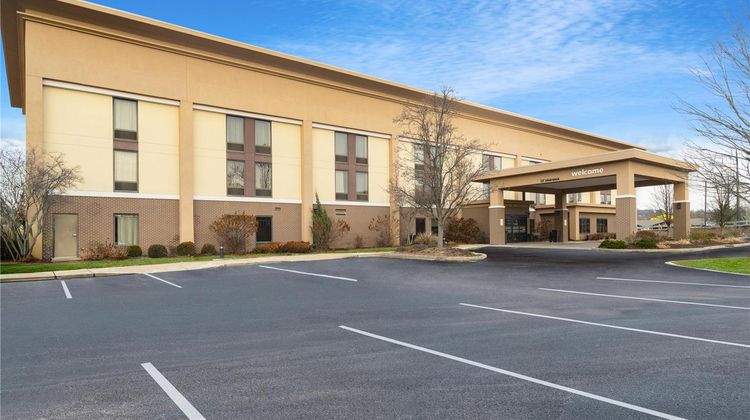 Hampton Inn Marietta Exterior