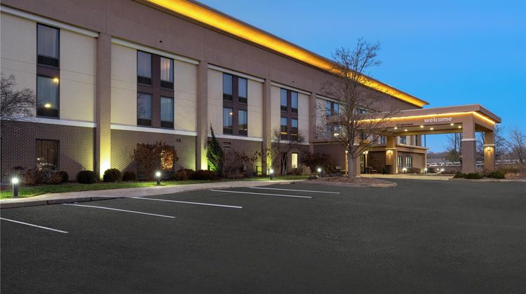 Hampton Inn Marietta Exterior