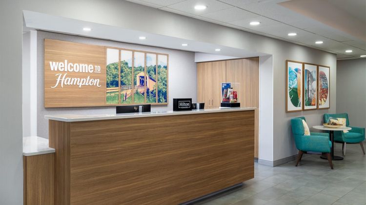 Hampton Inn Marietta Lobby
