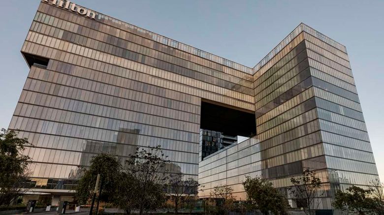 <b>Hilton Mexico City Santa Fe Exterior</b>. Images powered by <a href="https://iceportal.shijigroup.com/" title="IcePortal" target="_blank">IcePortal</a>.