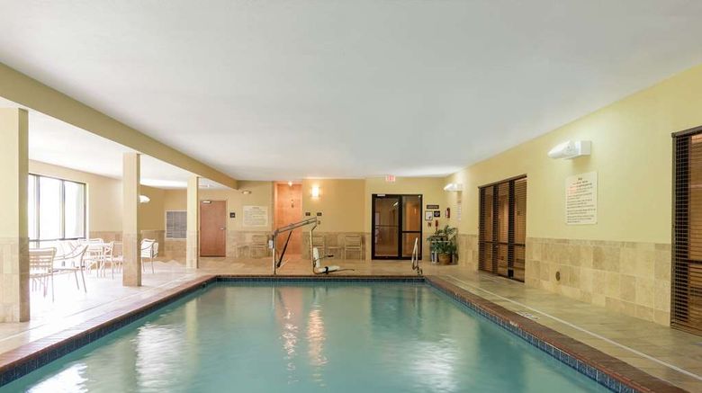 <b>Hampton Inn & Suites Mansfield Pool</b>. Images powered by <a href="https://iceportal.shijigroup.com/" title="IcePortal" target="_blank">IcePortal</a>.