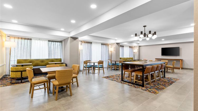Hampton Inn & Suites Mansfield Lobby