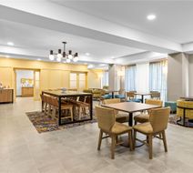 Hampton Inn & Suites Mansfield Lobby