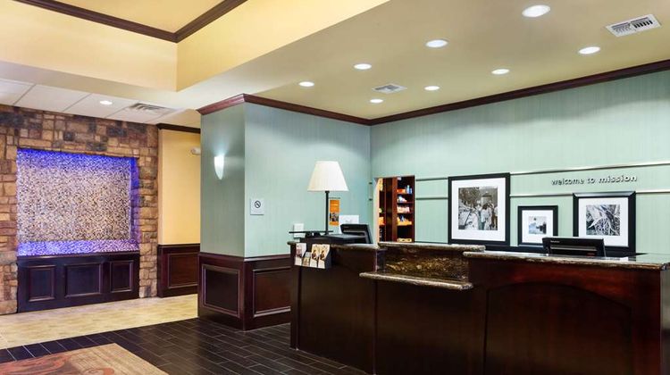 Hampton Inn & Suites Mission Lobby