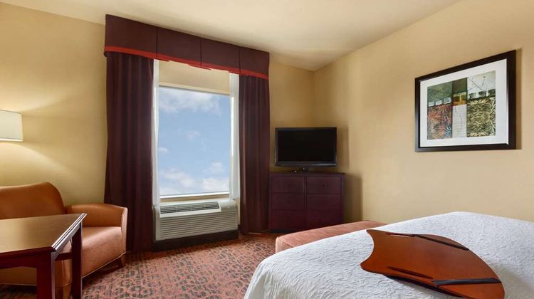 Hampton Inn & Suites Mission Room
