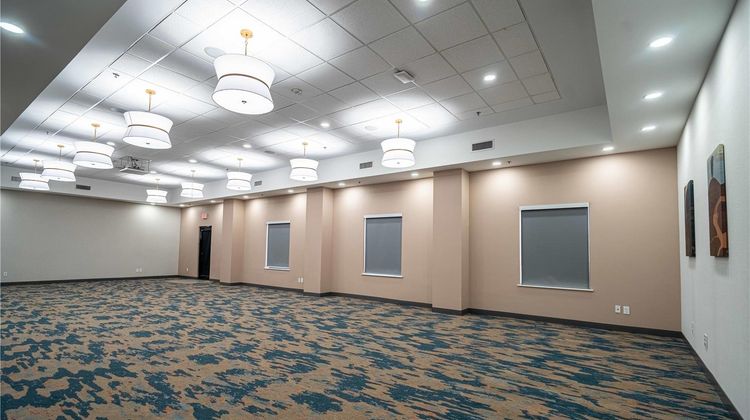 Hampton Inn & Suites Mission Meeting