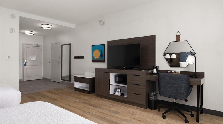 <b>Hampton Inn & Suites McAllen Room</b>. Images powered by <a href="https://iceportal.shijigroup.com/" title="IcePortal" target="_blank">IcePortal</a>.