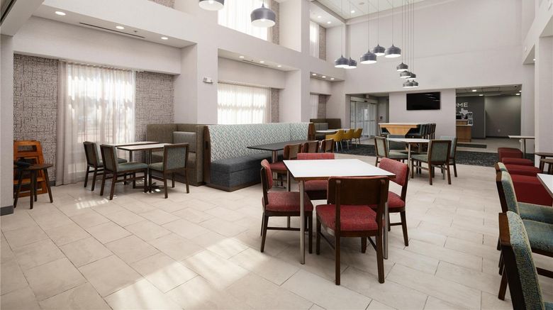 <b>Hampton Inn & Suites McAllen Lobby</b>. Images powered by <a href="https://iceportal.shijigroup.com/" title="IcePortal" target="_blank">IcePortal</a>.