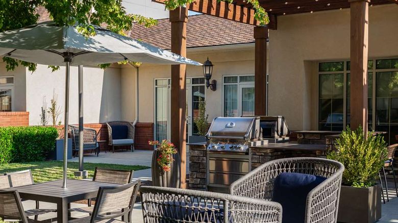 <b>Homewood Suites Medford Exterior</b>. Images powered by <a href="https://iceportal.shijigroup.com/" title="IcePortal" target="_blank">IcePortal</a>.