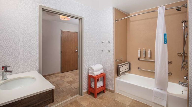 <b>Hampton Inn Medford Room</b>. Images powered by <a href="https://iceportal.shijigroup.com/" title="IcePortal" target="_blank">IcePortal</a>.