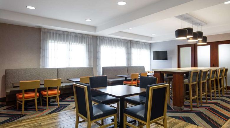 <b>Hampton Inn Medford Restaurant</b>. Images powered by <a href="https://iceportal.shijigroup.com/" title="IcePortal" target="_blank">IcePortal</a>.