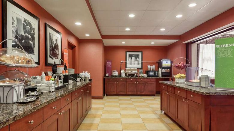 <b>Hampton Inn & Suites Prattville Restaurant</b>. Images powered by <a href="https://iceportal.shijigroup.com/" title="IcePortal" target="_blank">IcePortal</a>.