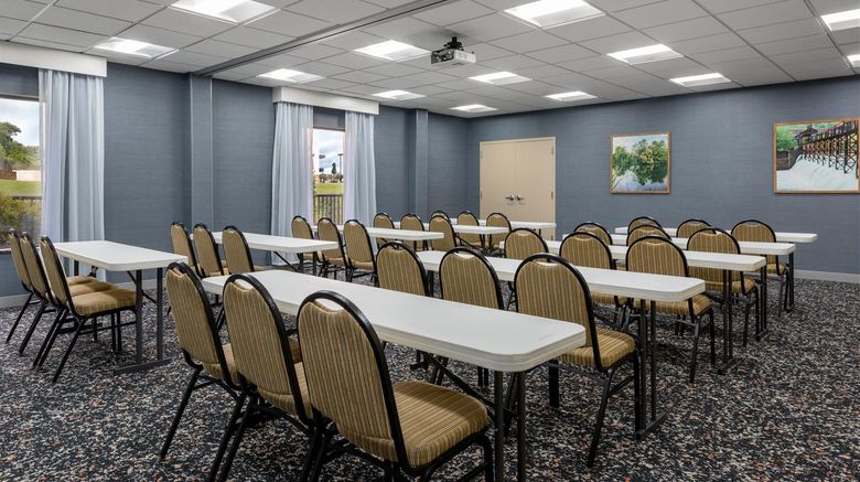 <b>Hampton Inn & Suites Prattville Meeting</b>. Images powered by <a href="https://iceportal.shijigroup.com/" title="IcePortal" target="_blank">IcePortal</a>.