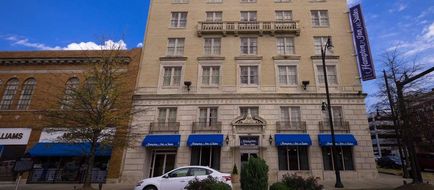 Hampton Inn & Suites Downtown Exterior