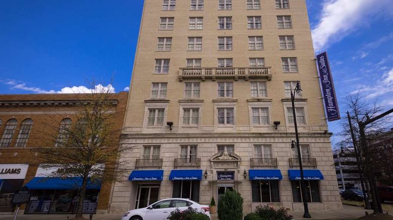 <b>Hampton Inn & Suites Downtown Exterior</b>. Images powered by <a href="https://iceportal.shijigroup.com/" title="IcePortal" target="_blank">IcePortal</a>.