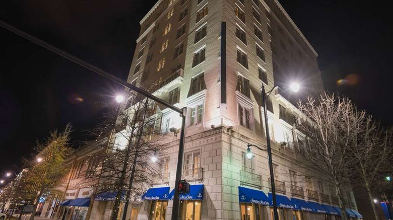<b>Hampton Inn & Suites Downtown Exterior</b>. Images powered by <a href="https://iceportal.shijigroup.com/" title="IcePortal" target="_blank">IcePortal</a>.
