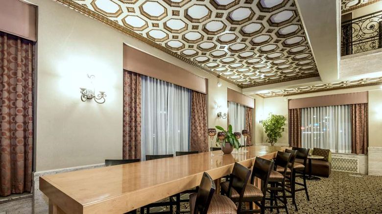 <b>Hampton Inn & Suites Downtown Lobby</b>. Images powered by <a href="https://iceportal.shijigroup.com/" title="IcePortal" target="_blank">IcePortal</a>.