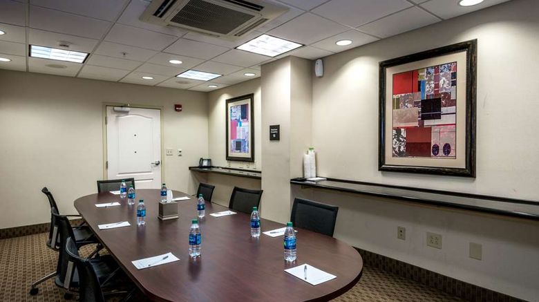 <b>Hampton Inn & Suites Downtown Meeting</b>. Images powered by <a href="https://iceportal.shijigroup.com/" title="IcePortal" target="_blank">IcePortal</a>.