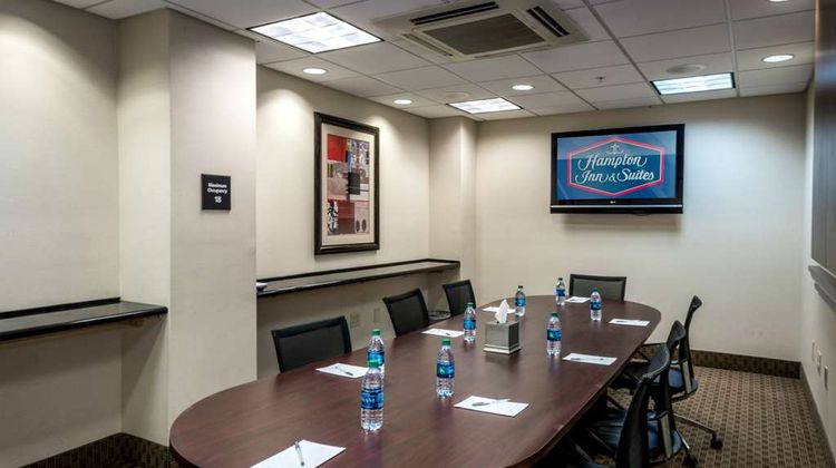 Hampton Inn & Suites Downtown Meeting