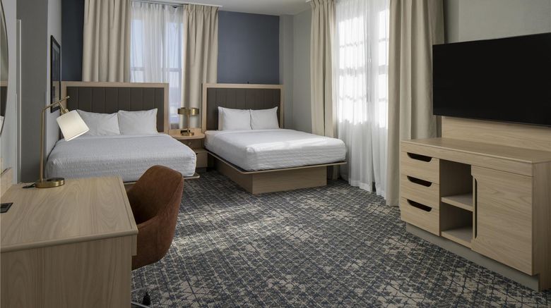 <b>Hampton Inn & Suites Downtown Room</b>. Images powered by <a href="https://iceportal.shijigroup.com/" title="IcePortal" target="_blank">IcePortal</a>.