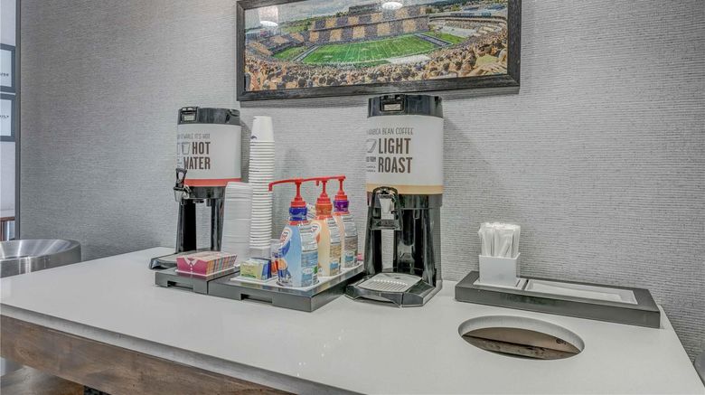 <b>Hampton Inn Morgantown Lobby</b>. Images powered by <a href="https://iceportal.shijigroup.com/" title="IcePortal" target="_blank">IcePortal</a>.