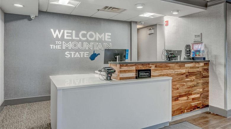 <b>Hampton Inn Morgantown Lobby</b>. Images powered by <a href="https://iceportal.shijigroup.com/" title="IcePortal" target="_blank">IcePortal</a>.